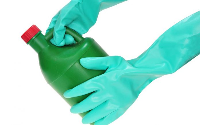 Why Does Cleaning Make Me Sick? 7 Toxic Household Cleaners